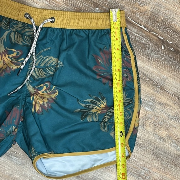 NWT Maamgic ChinoWave Floral Print Mens Swim Trunks Size Medium Green Gold Beach - Picture 13 of 16